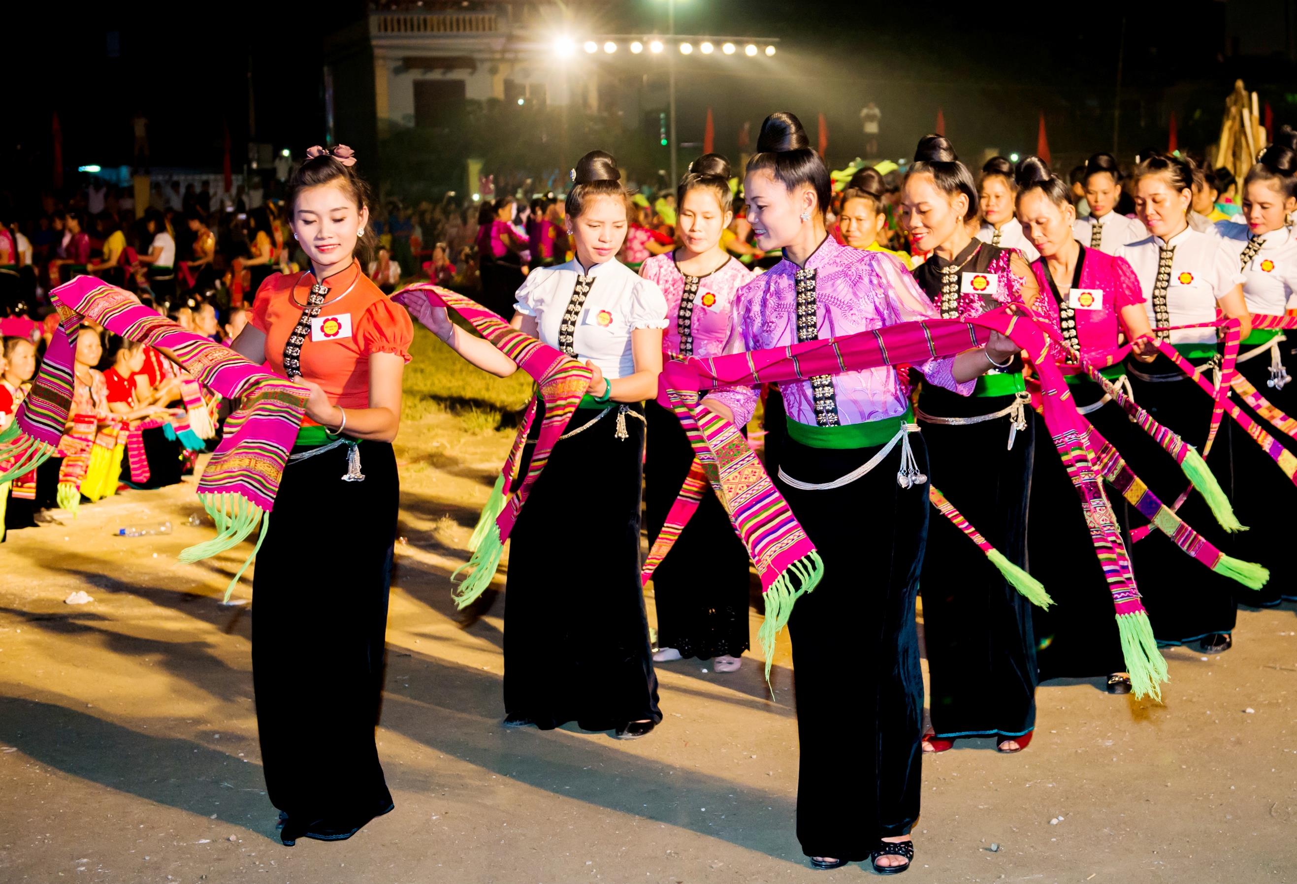 Xòe người Thái | Tạp chí điện tử Thế giới Di sản
